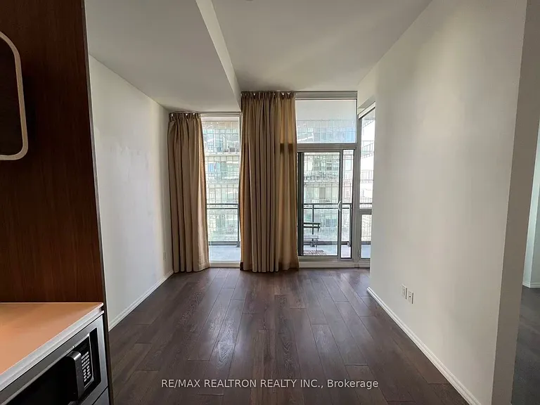 45 Charles St E #5105 — Photo 6