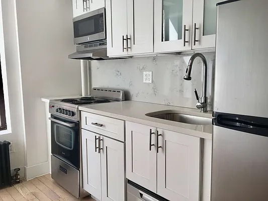 Rented by Premier One Realty LLC | media 11