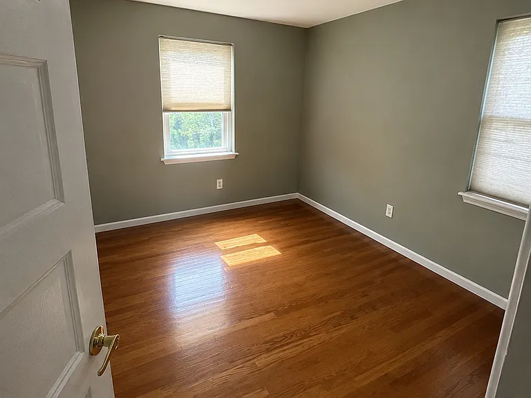 11207 Myrtle Ave — Photo 7