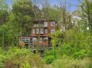 15492 Lakeshore Rd, Lakeside, MI 49116