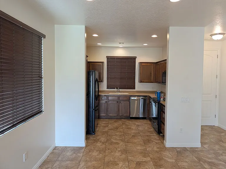 470 S 6250 W — Photo 3