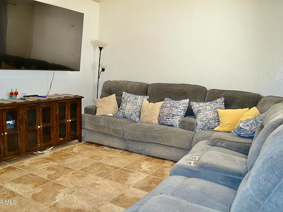 5th image of 809 S Sunset St