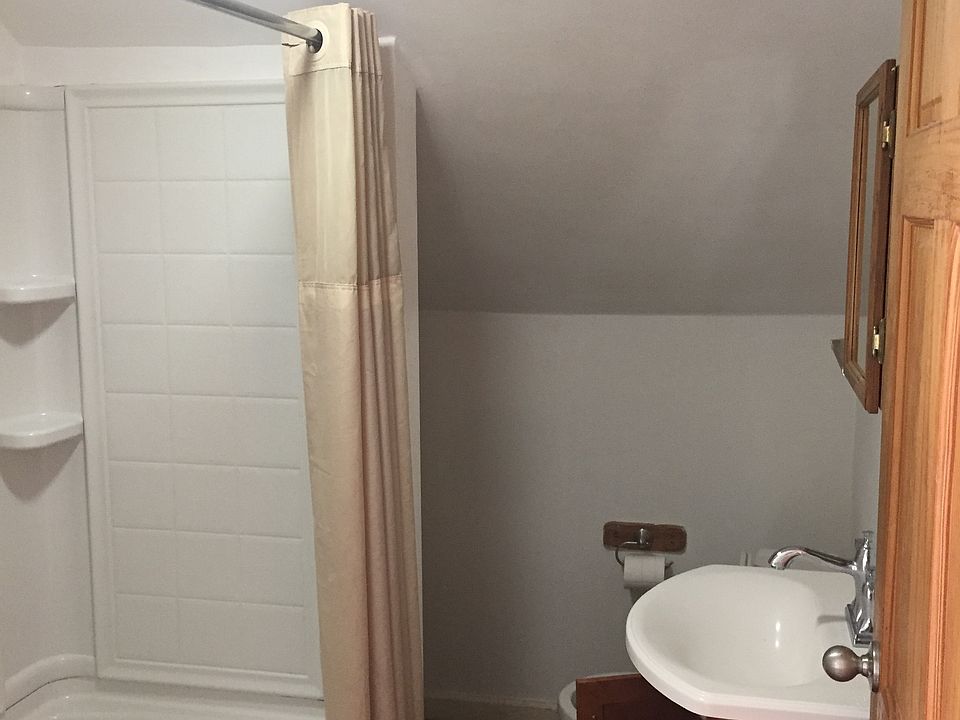 2nd image of 205 E Franklin St APT C