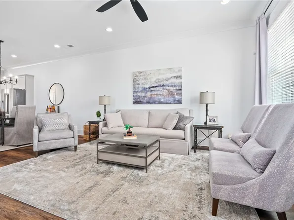 2106 Moores Mill Rd #201, Auburn, AL 36830