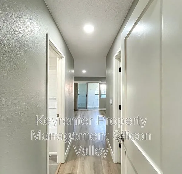 1806 Blackmore Ct — Photo 24