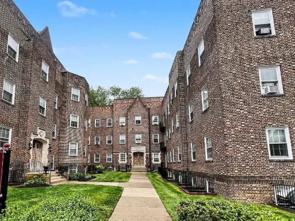 Edgehill Court