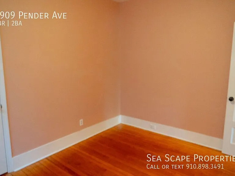 1909 Pender Ave — Photo 31
