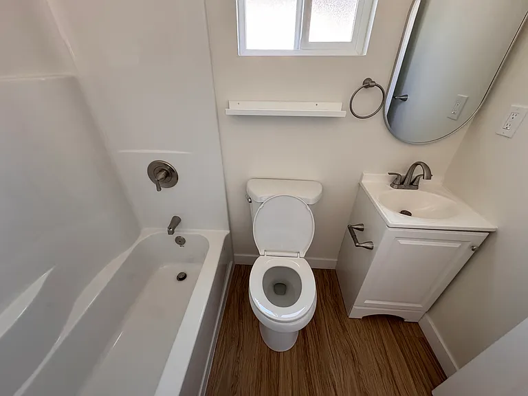 764 W Flora St — Photo 10