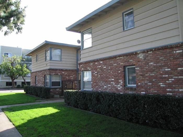2nd image of 424 E Pine St APT 12