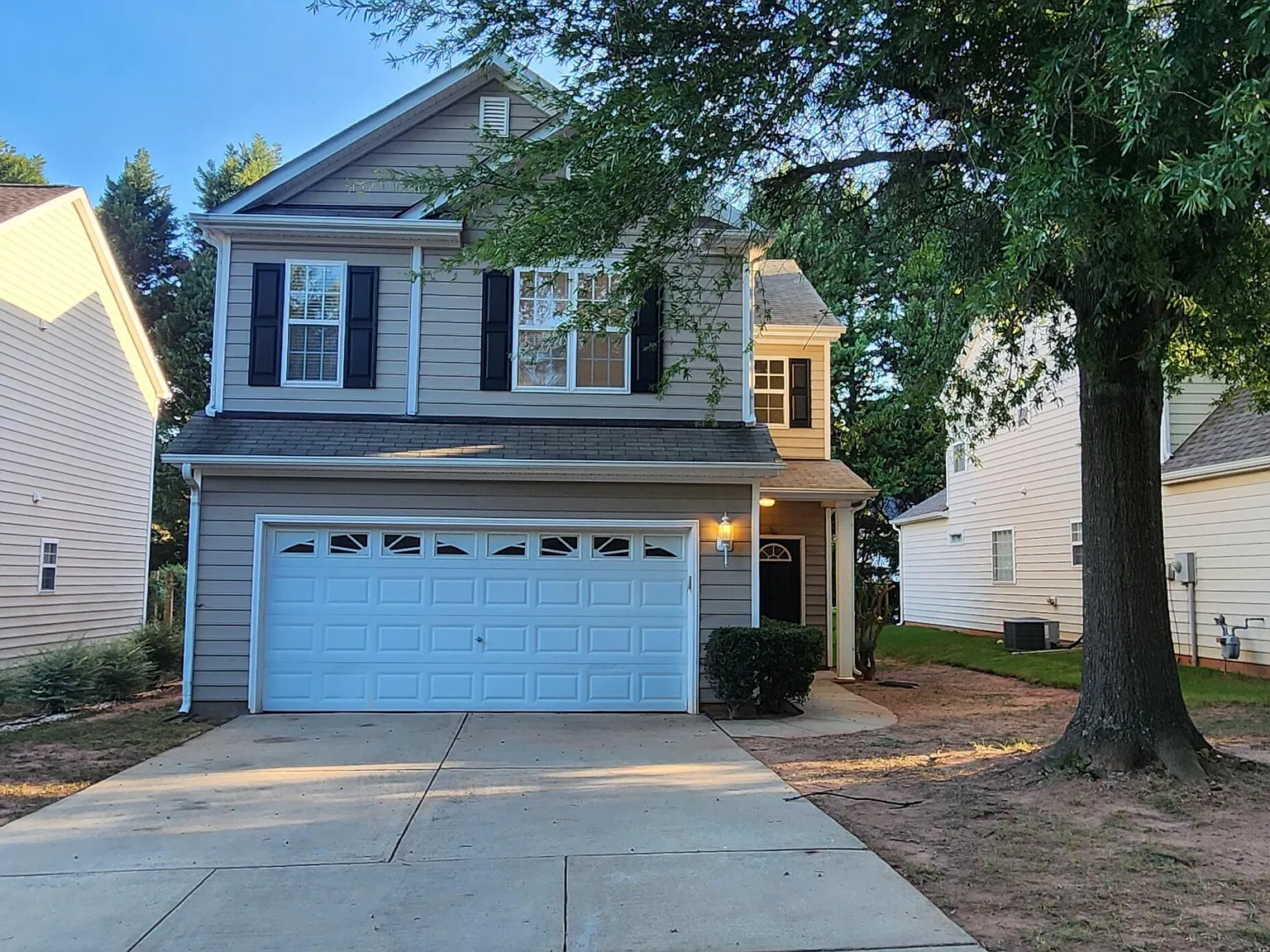 3 bed, 2.5 bath, 1739 sqft, $2,095 — Photo 1