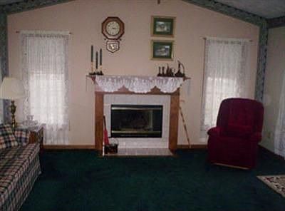 4th image of 300 Edison Dr
