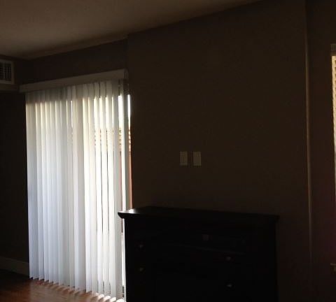 3rd image of 3900 H St APT 01