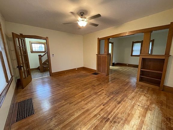5th image of 1025 Walker Ave NW