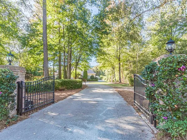 1856 Silver Hill Rd, Stone Mountain, GA 30087