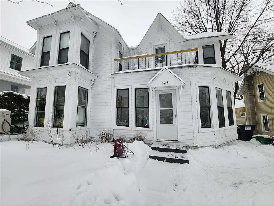 624 Michigan St #1