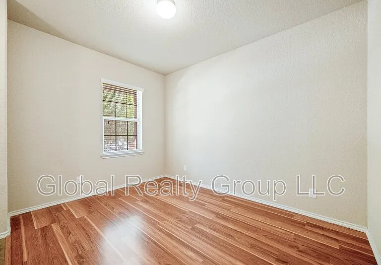 516 Stonebrook Dr — Photo 20