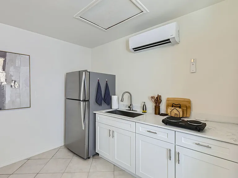 2233 E Sheridan St #2 — Photo 7