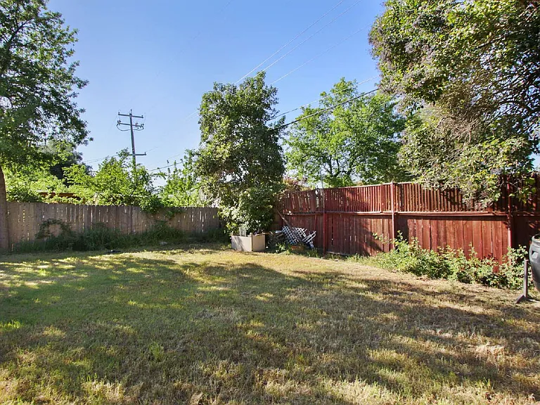 1945 Lehigh Dr — Photo 7