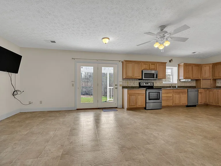 7506 Sleepy Hollow Rd — Photo 6