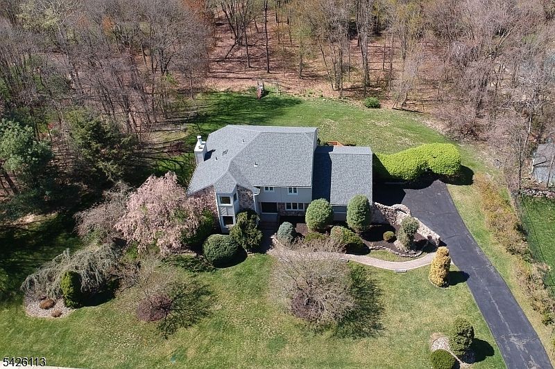 1st image of 29 Radcliffe Dr