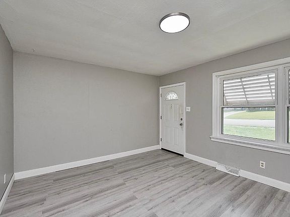 4th image of 3723 Saint Monica Ln