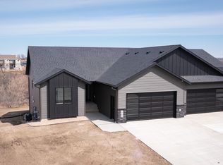1705 Heart Ridge Loop SE, Mandan, ND 58554