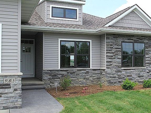 3rd image of 985 Pheasant Ln