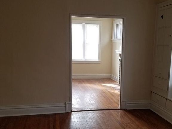 3rd image of 123 Eichelberger St APT 1W