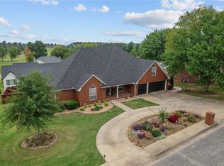 503 Fairway Cir, Springdale, AR 72764