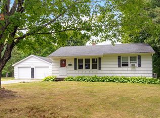 7 Brookview Ln, Farmingdale, ME 04344