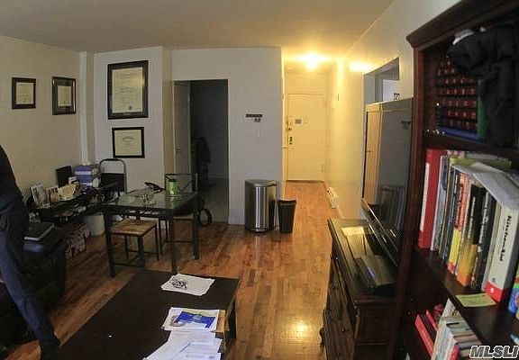 5th image of 319 E 105th St APT 6D