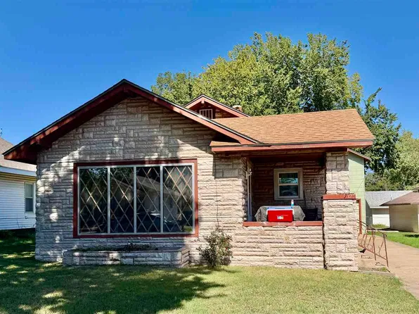 120 Carson Ave, Blackwell, OK 74631