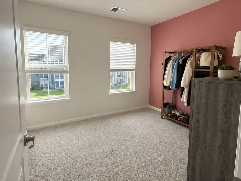 654 Ravenwood Dr — Photo 11