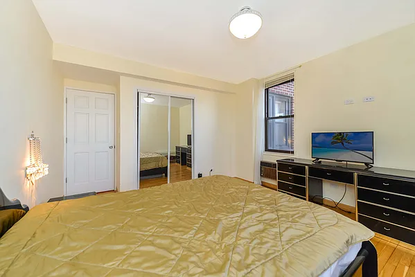 Sold by Amerihomes Realty of NY | media 10