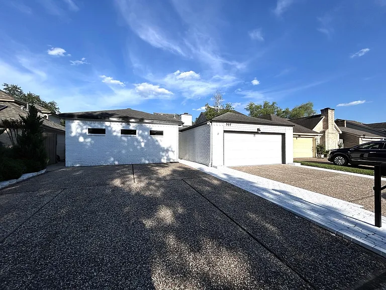 707 Trademark Pl — Photo 4