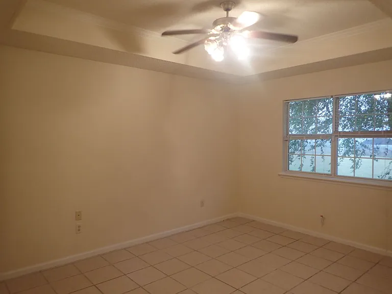 3905 Heatherwoods Dr — Photo 17