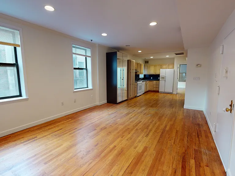 246 E 44th St #3 — Photo 3