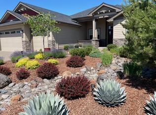 68 Woodlands Dr, Eagle Pt, OR 97524