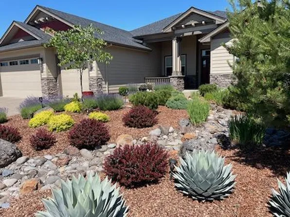 68 Woodlands Dr, Eagle Pt, OR 97524