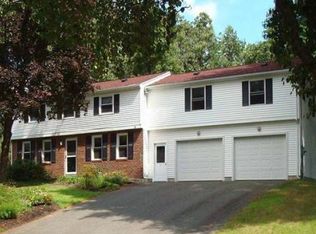 19 Cobblestone Rd, Longmeadow, MA 01106