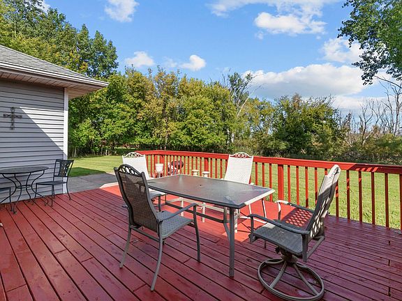 4th image of 2282 Willow Way Dr