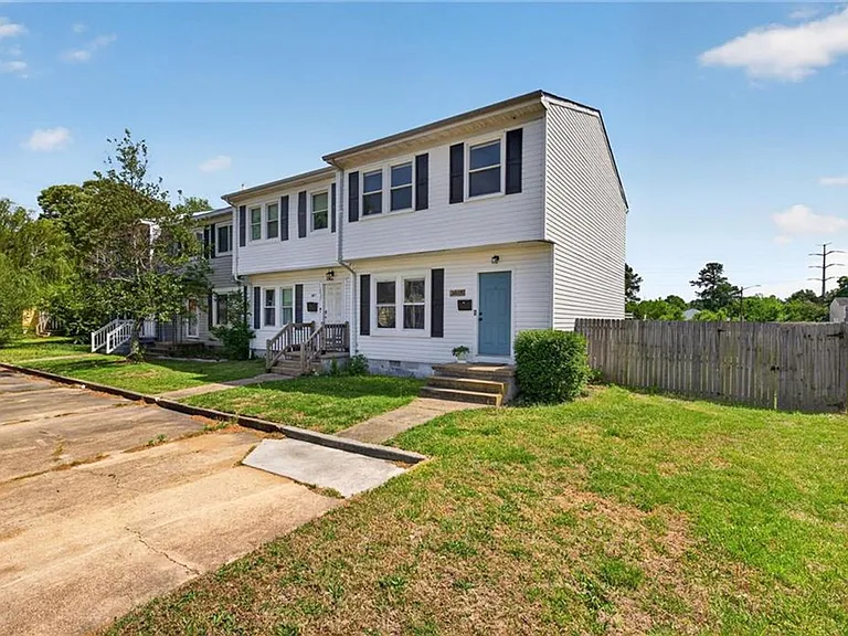 3017 Herrmann Ct — Photo 1