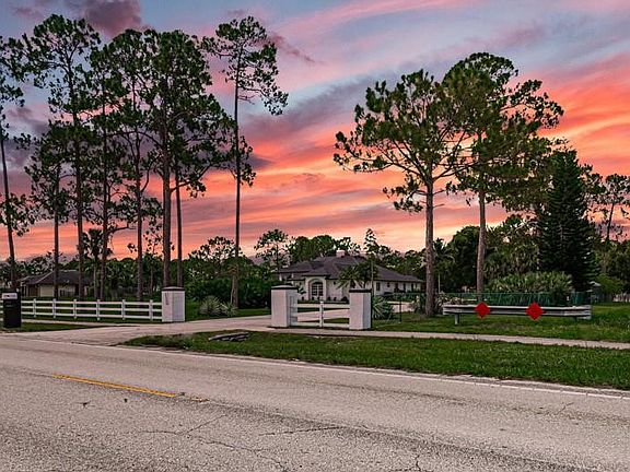 3rd image of 15268 Orange Blvd Boulevard