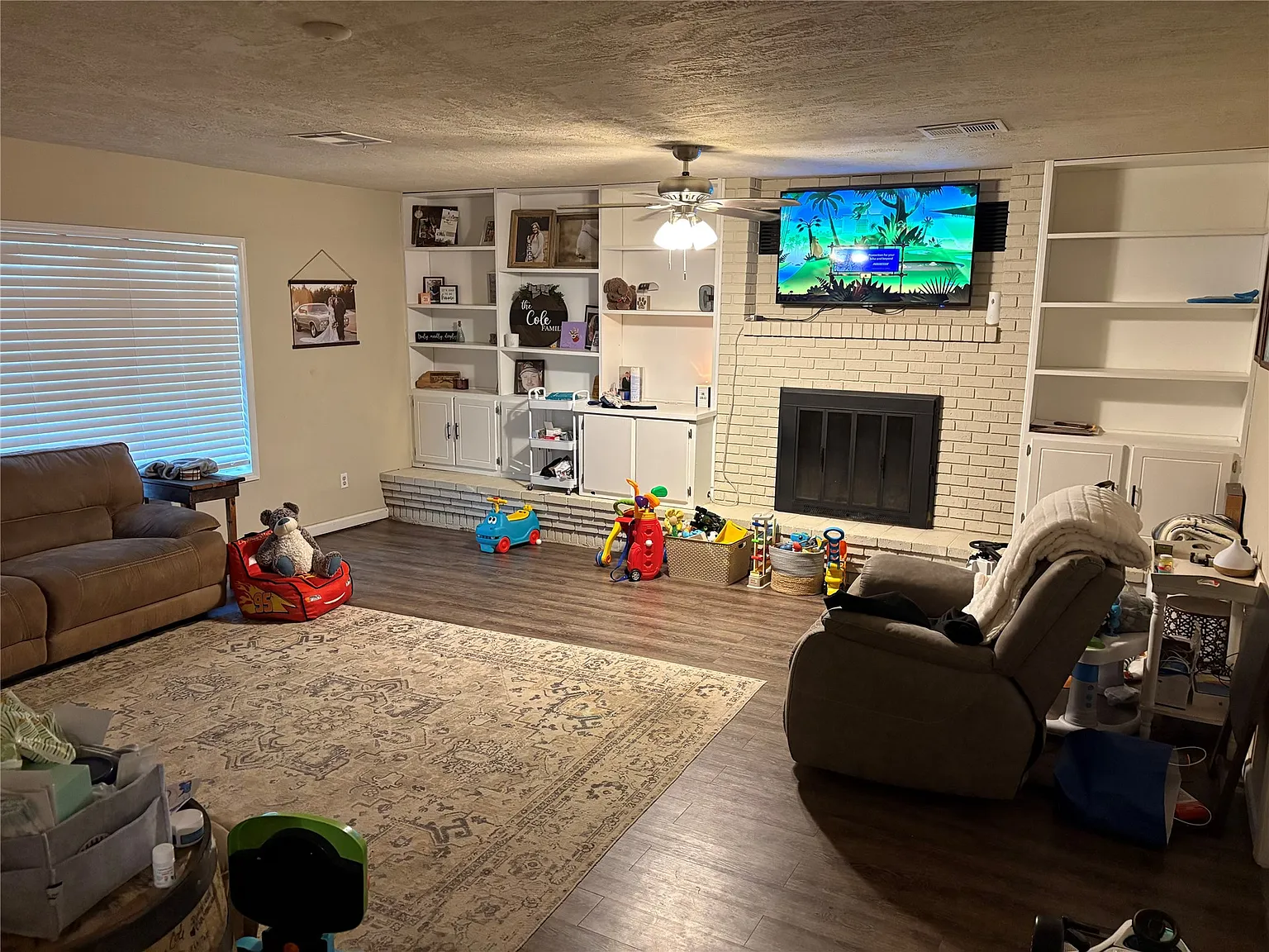 3 bed, 2.0 bath, 2200 sqft, $1,550 — Photo 4
