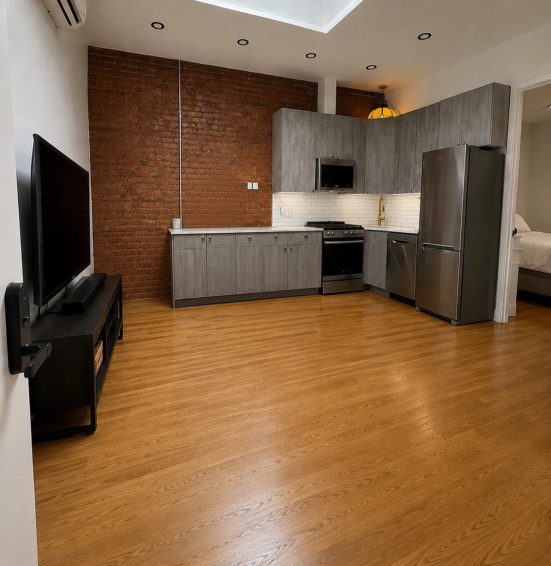 60-82 Catalpa Ave — Photo 3
