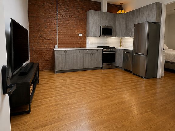 3rd image of 60-82 Catalpa Ave #2B