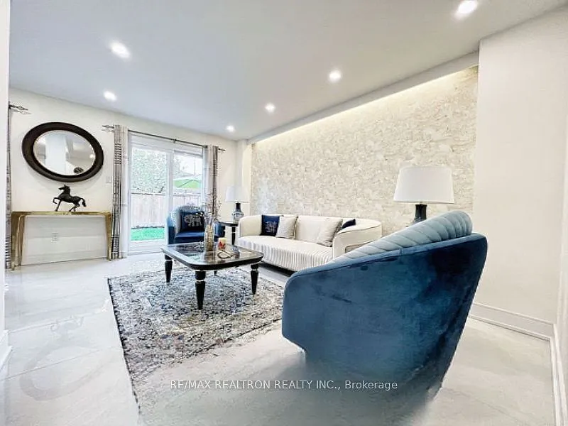 3 bed, $4,500 — Photo 1