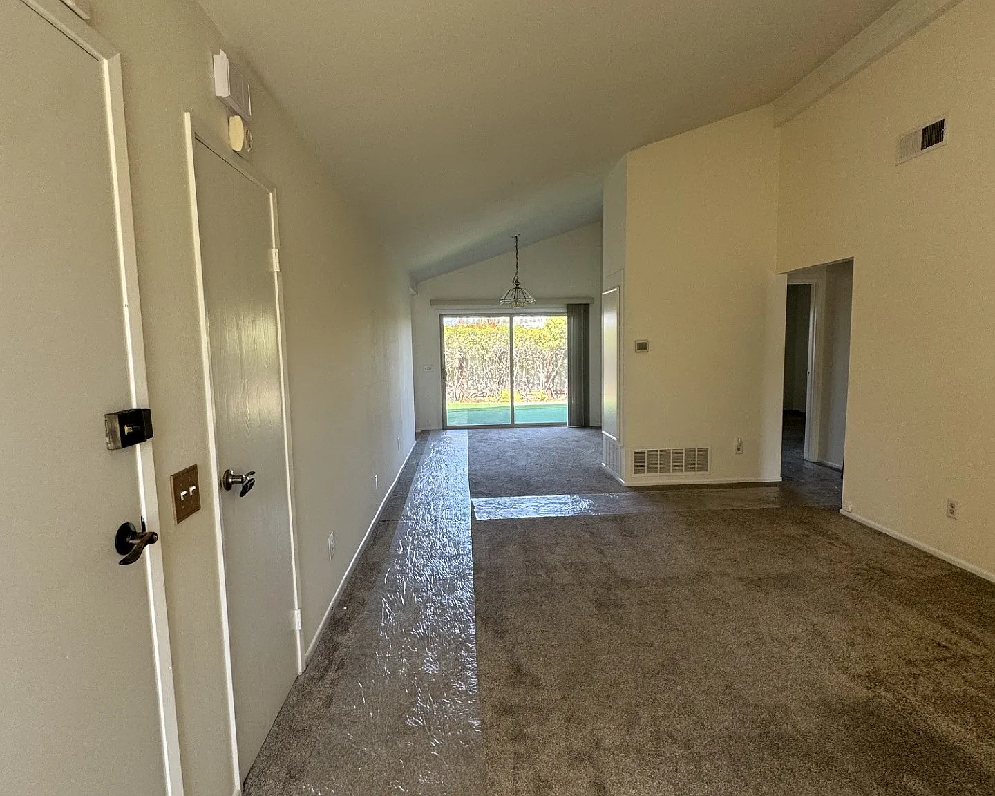 2 bed, 1013 sqft, $2,750 — Photo 4