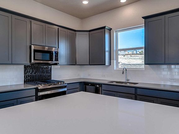 The Alpine - Kitchen