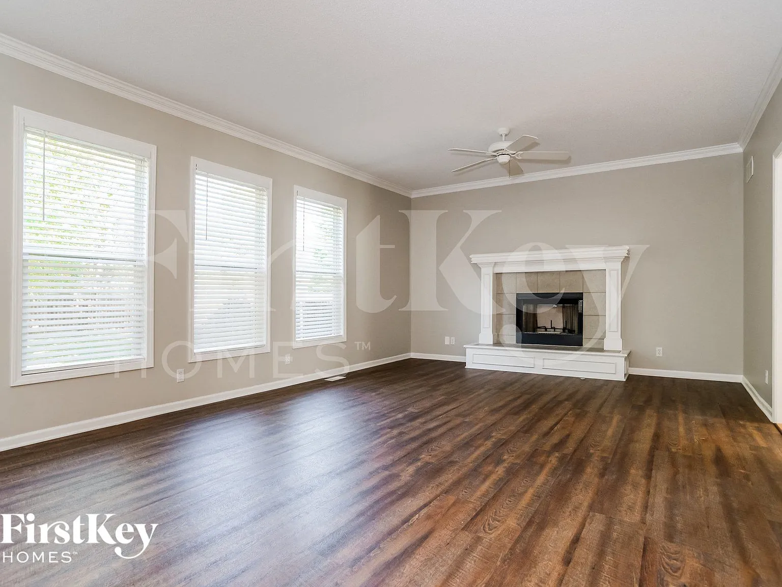 4 bed, 2.5 bath, 1820 sqft, $2,575 — Photo 3